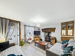 Sitting Room- click for photo gallery